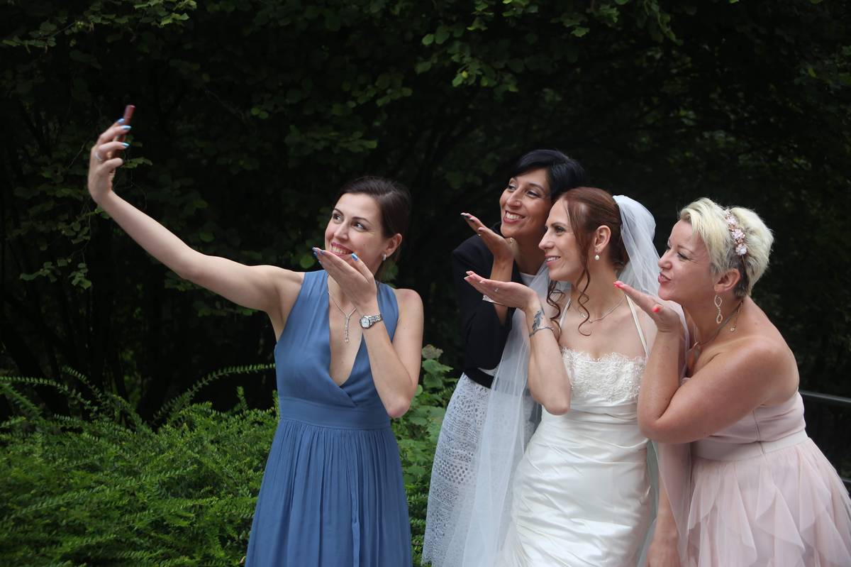 Жительница Владимира Елена Суркова вышла замуж за француского ресторатора Оливье. Свадьбу молодожены праздновали дважды