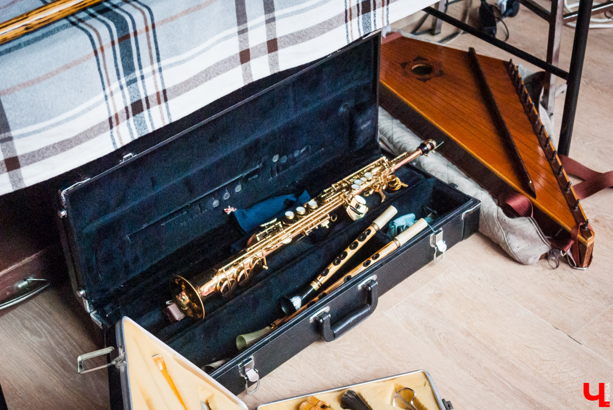 Как звучат уникальные дудки Олега Переверзева