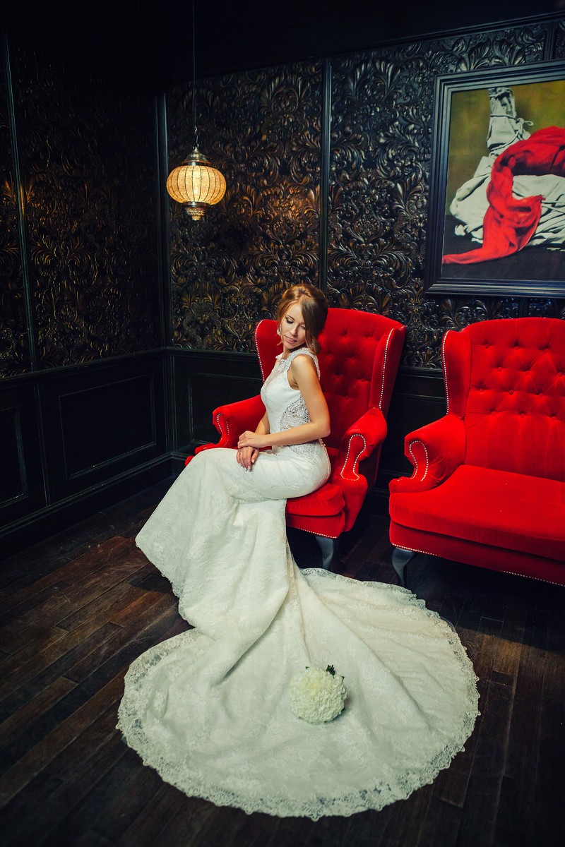 Владимирцы Наталья и Максим Рыжовы поделились с журналистом “Ключ-Медиа” своей историей любви. Максим сделал предложение любимой на 65-м этаже Москва-Сити, а со свадьбы молодожены сразу улетели на другой континент