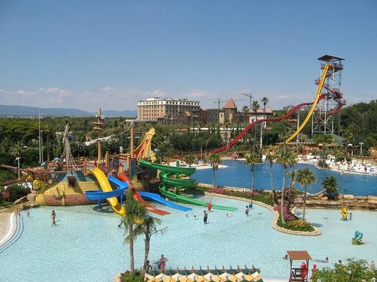 Владимирец Никита Димитрюк побывал в Испании и три дня провел в парке развлечений “Порт Авентура”. Он составил свой рейтинг самых захватывающих аттракционов