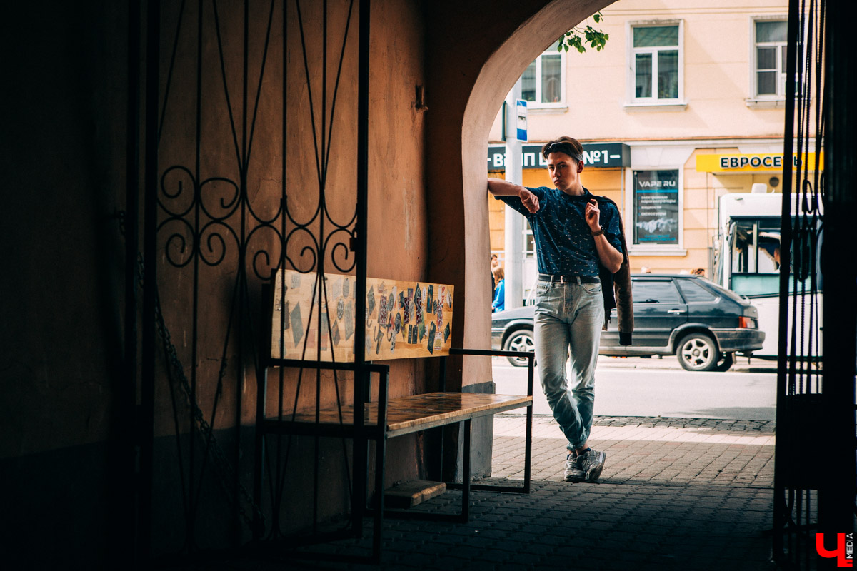 «Подворачиваем джинсы, так ноги кажутся стройнее»: мода улиц во Владимире