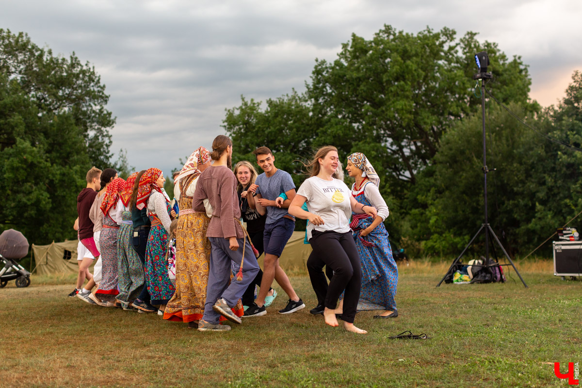 4 и 5 августа в Загородном парке на берегу озера Глубокое прошел фестиваль Спорта и здорового образа жизни. Он собрал больше 500 участников из разных городов