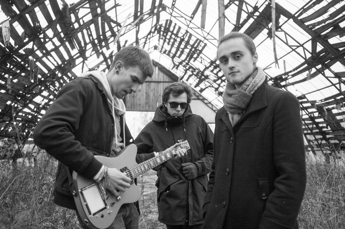 Владимирская группа “More” вернулась из Северной столицы, где снимала клипы о любви к музыке и к жизни. Участники рассказали о длительном перерыве в творчестве, новых планах, Ольге Бузовой и гимнах ЧМ по футболу