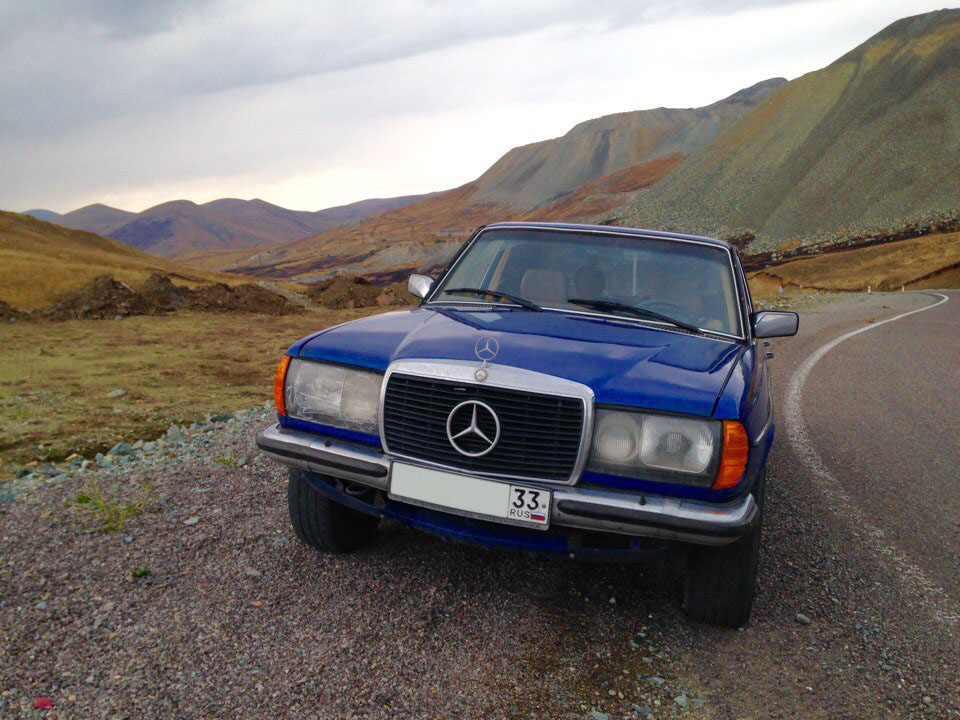 Mercedes E230 (кузов W123)