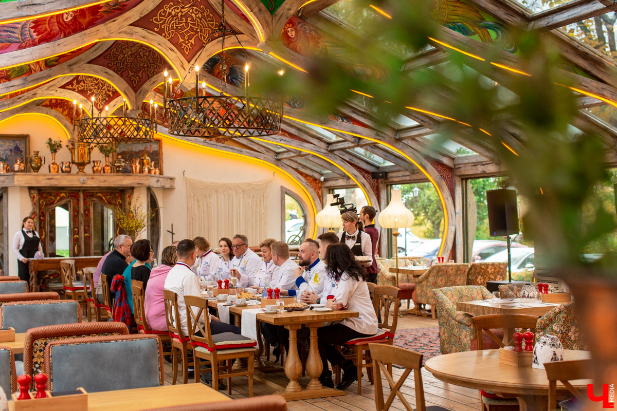 Новый ресторан «Лепота» с самой большой жаровней в Суздале жарит, парит и коптит все виды мяса