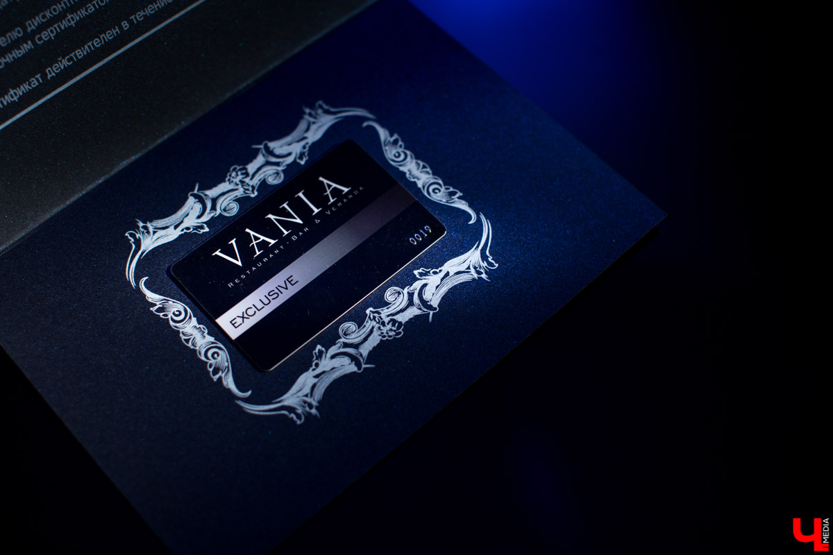 Владимирцы Наталья и Максим Рыжовы поделились с журналистом “Ключ-Медиа” своей историей любви. Максим сделал предложение любимой на 65-м этаже Москва-Сити, а со свадьбы молодожены сразу улетели на другой континент