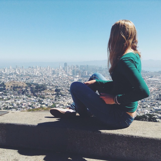 Анастасия Ковальская несколько лет подряд уезжает летом работать в Америку. Корреспондент “Ключ-Медиа” поговорила с девушкой о жизни за океаном, кредитах, работе и американской мечте