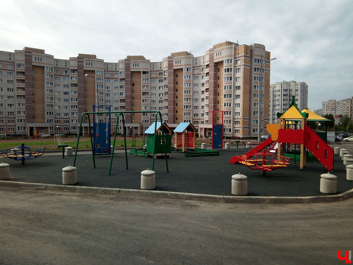 Территория возле школы 49 во Владимире