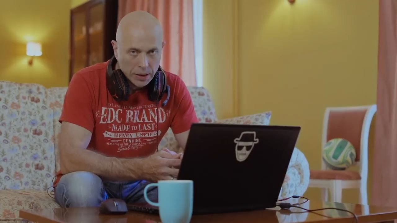 Известный актер и ведущий Сергей Дружко опубликовал в своем блоге на Youtube видео о путешествии по урочищу Шушмор на границе Московской и Владимирской областей. Выпуск посвящен мистическим историям, связанным с этой местностью