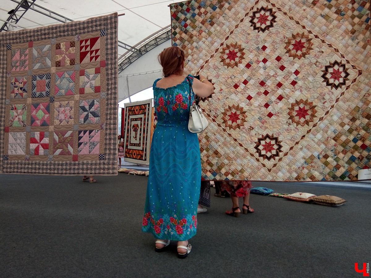 С 9 по 16 августа в Суздале проходит международный фестиваль лоскутного шитья. Участвуют в нем не только женщины, но и мужчины