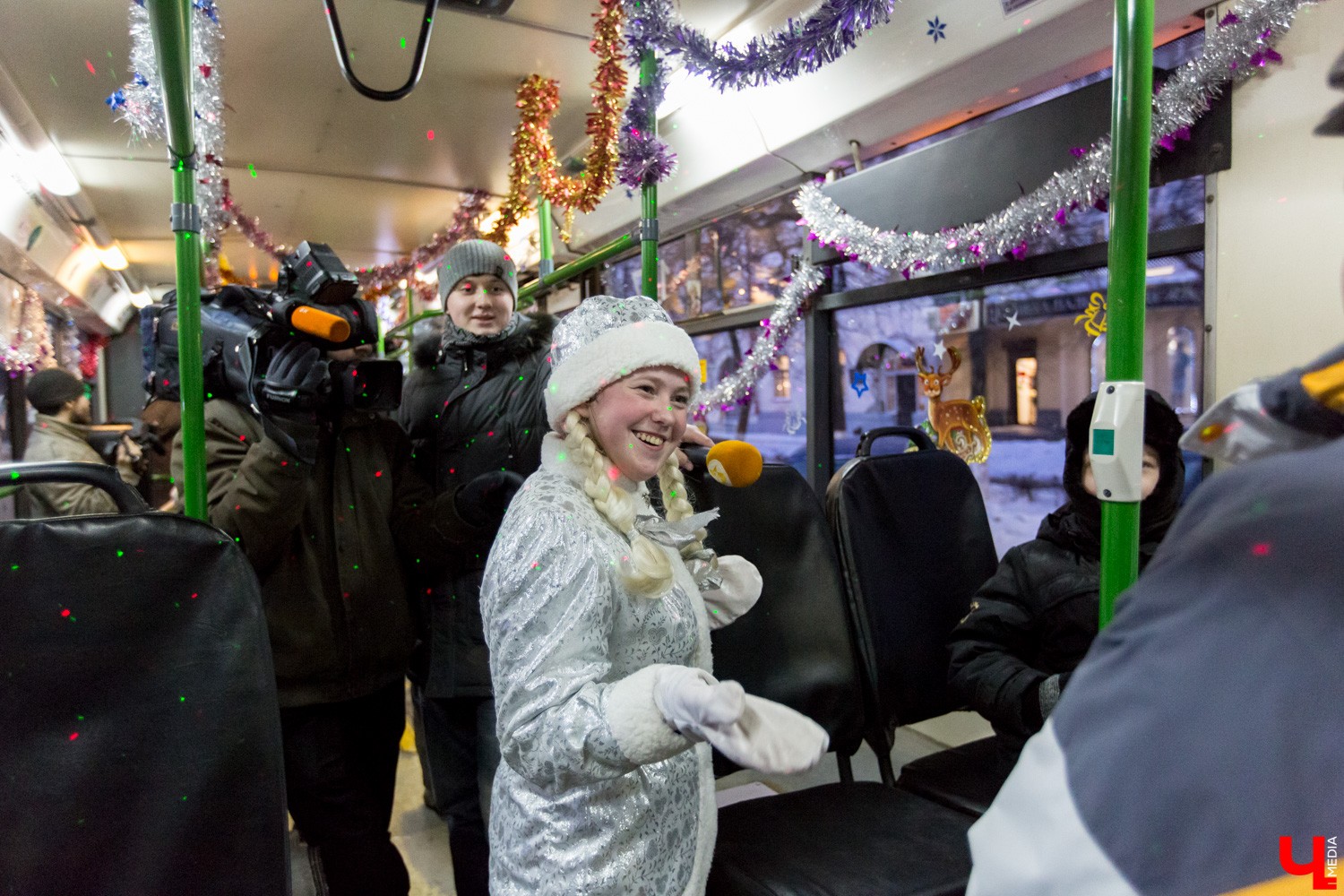 Новогодний троллейбус Новогодний троллейбус