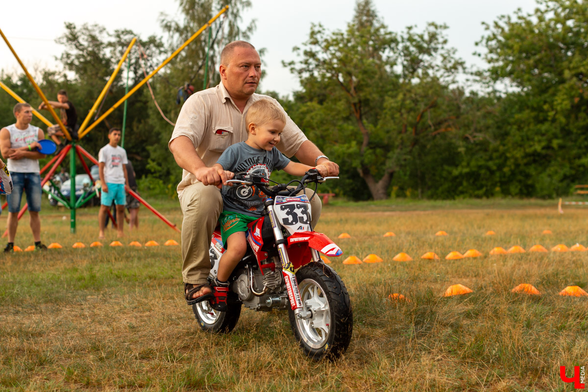 4 и 5 августа в Загородном парке на берегу озера Глубокое прошел фестиваль Спорта и здорового образа жизни. Он собрал больше 500 участников из разных городов