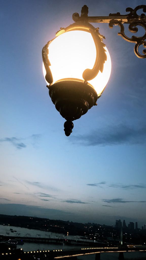 Влада Пайзулаева из Владимира оригинально отметила свой юбилей. Она с шестью подругами отправилась в Грузию, а оттуда в Турцию. Как отрывались девушки - именинница рассказала в интервью