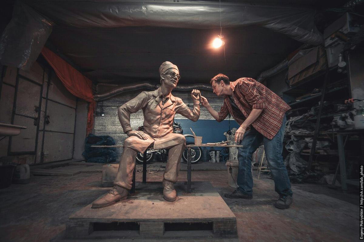 Создание памятника семейному доктору