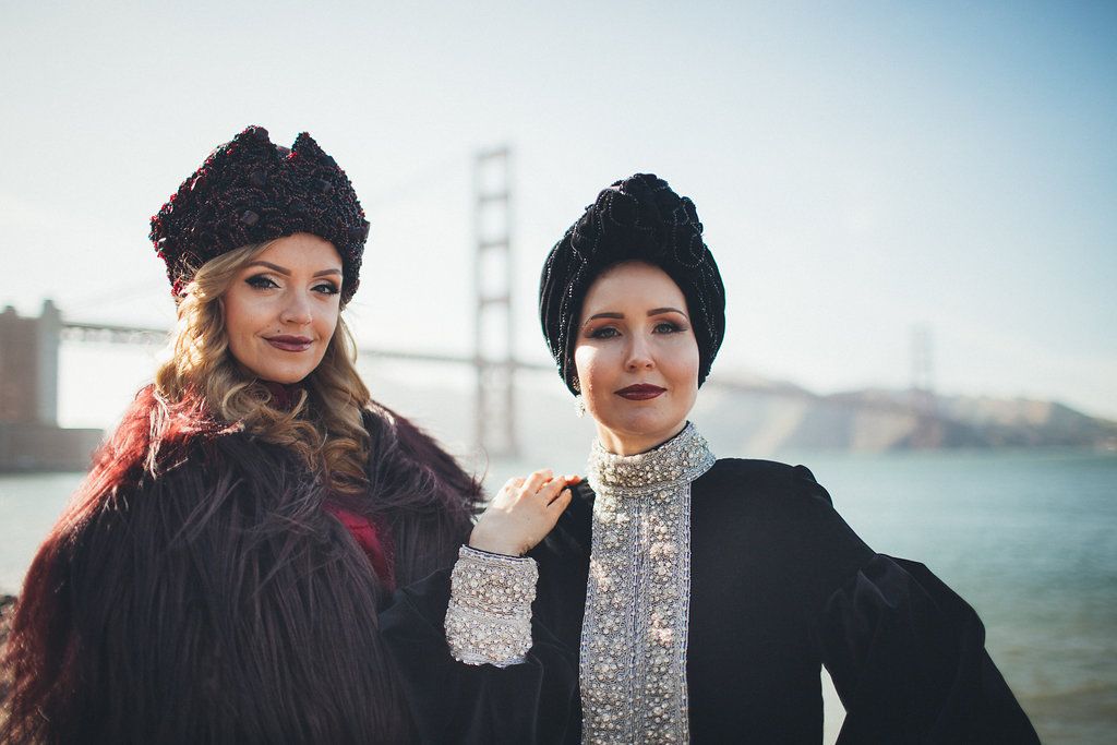 Владимирский дизайнер одежды премиум-класса Андрей Перескоков на днях возил свои наряды на показ в Сан-Франциско. Там состоялось открытие интеллектуального казино, по типу российского “Что? Где? Когда?”