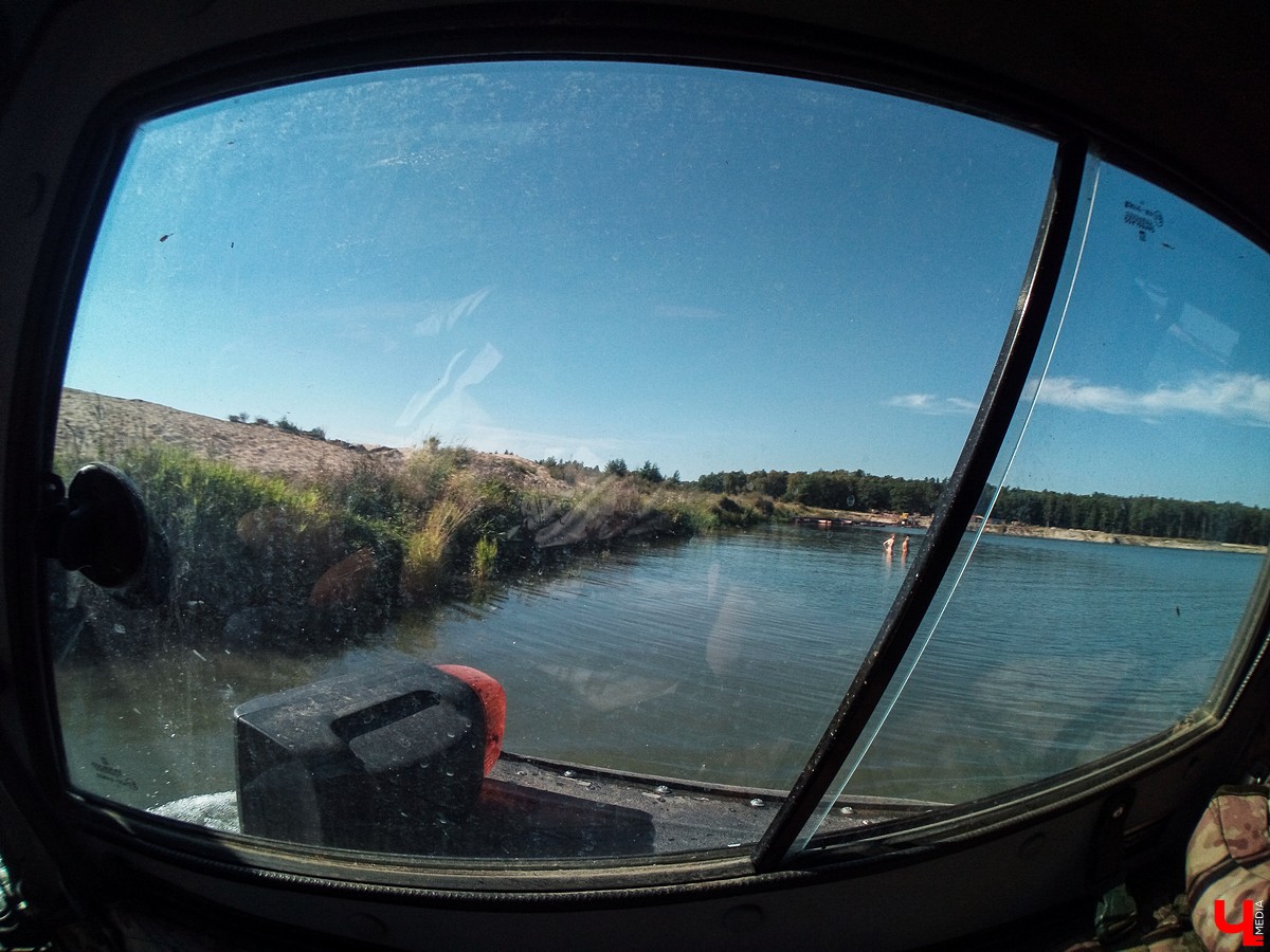 11 августа во Владимире прошел тест-драйв вездехода “Шерп”. Мы прокатились на борту и выяснили, на что способна отечественная техника