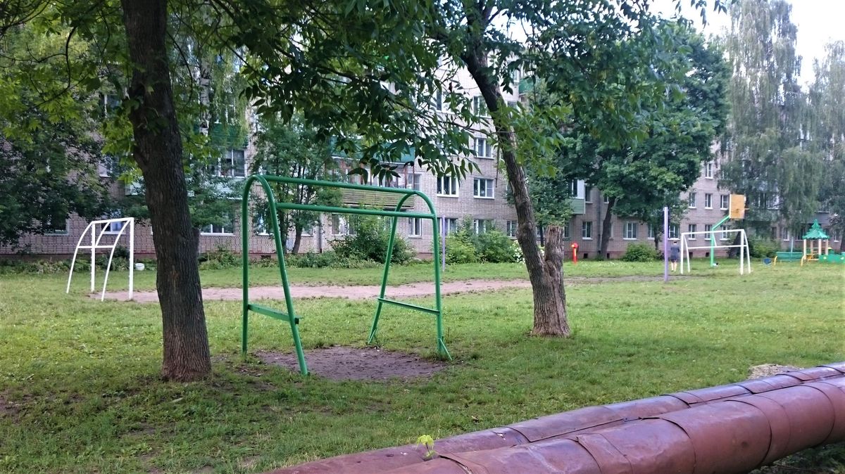 Где бесплатно поиграть в футбол на открытом воздухе во Владимире, и сколько стоит аренда хорошего поля, а также площадки для мини-футбола с резиновым покрытием, подсветкой и ограждением? Классификация полей по районам от “Ключ-Медиа”