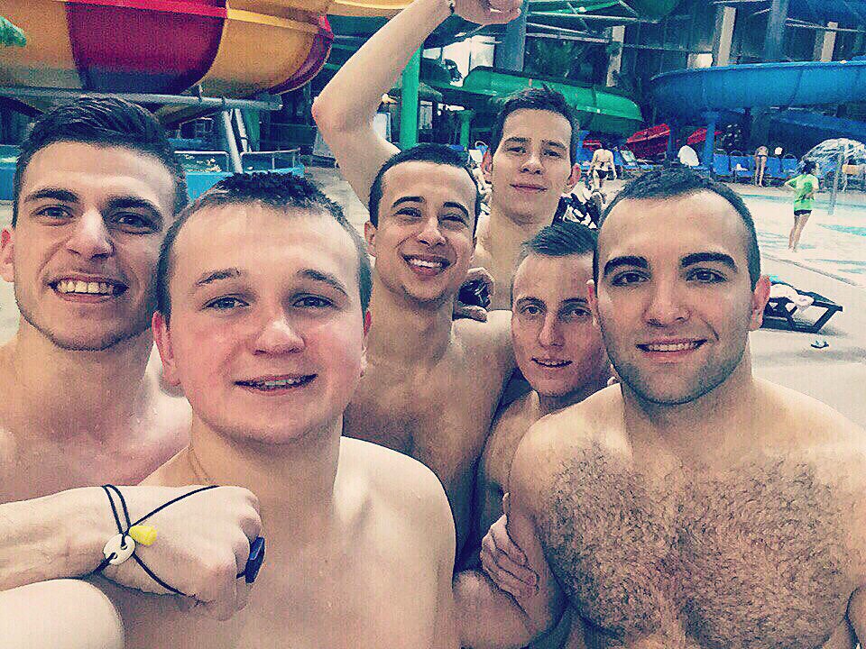 ПуляTV (Дмитрий Артамонов - второй слева)