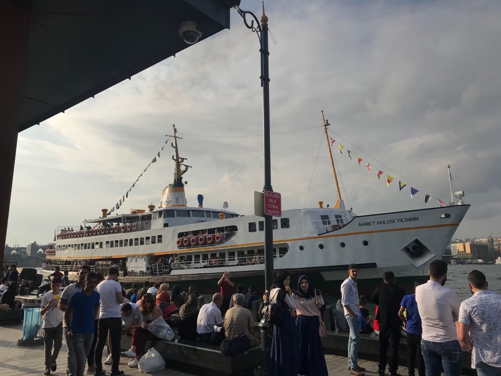 Влада Пайзулаева из Владимира оригинально отметила свой юбилей. Она с шестью подругами отправилась в Грузию, а оттуда в Турцию. Как отрывались девушки - именинница рассказала в интервью