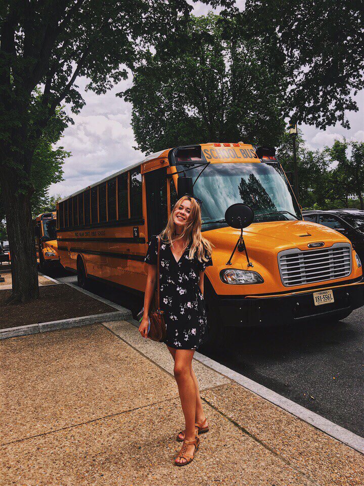 Анастасия Ковальская несколько лет подряд уезжает летом работать в Америку. Корреспондент “Ключ-Медиа” поговорила с девушкой о жизни за океаном, кредитах, работе и американской мечте