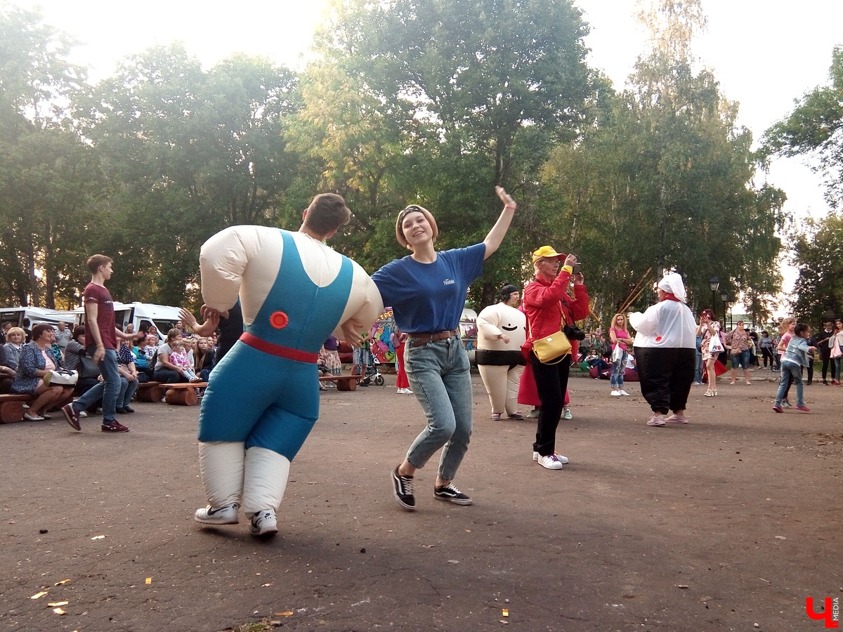 7-8 сентября в Суздале прошел третий фестиваль «Медовуха Fest». В 2018 году медовары привезли ставленый мед, сбитень, безалкогольную медовуху и травяные настои