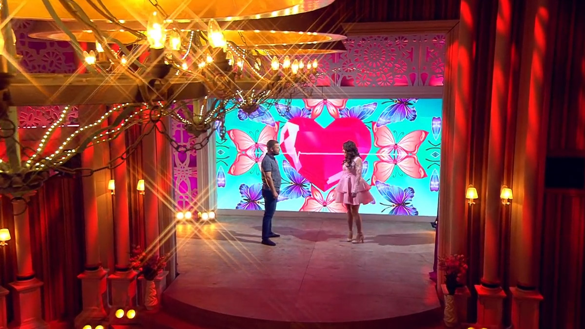 Ксения Юшина приняла участие в программе “Давай поженимся”. Продюсеры нашли девушку сами в соцсетях. Свою любовь Ксения не нашла и рассказала, как проходят съемки популярного ток-шоу