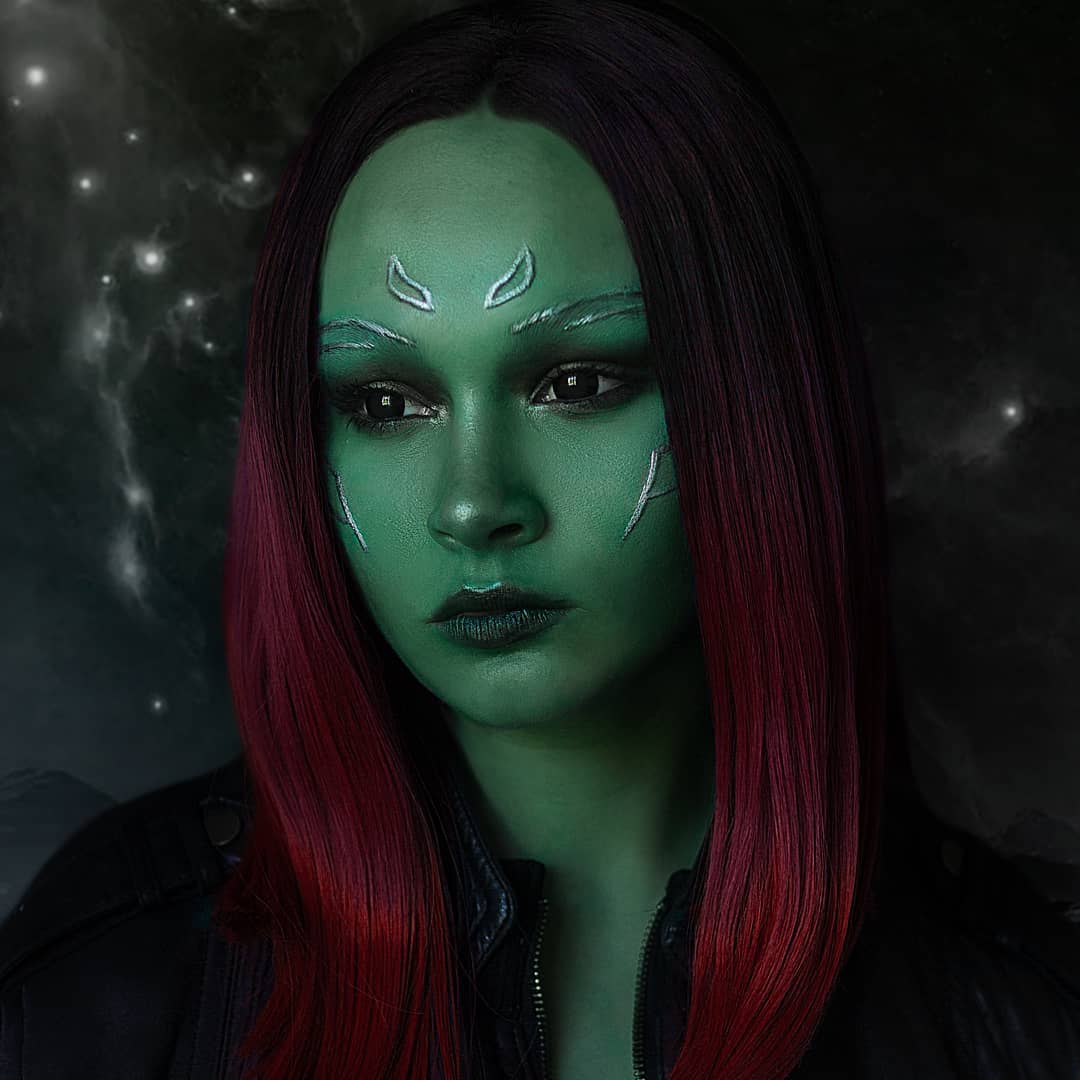 Популярная в «Инстаграм» косплеерша рассказала журналисту «Ключ-Медиа» о том, как создаются яркие фэнтезийные образы, сколько это отнимает времени и денег и приносит ли её аккаунт прибыль