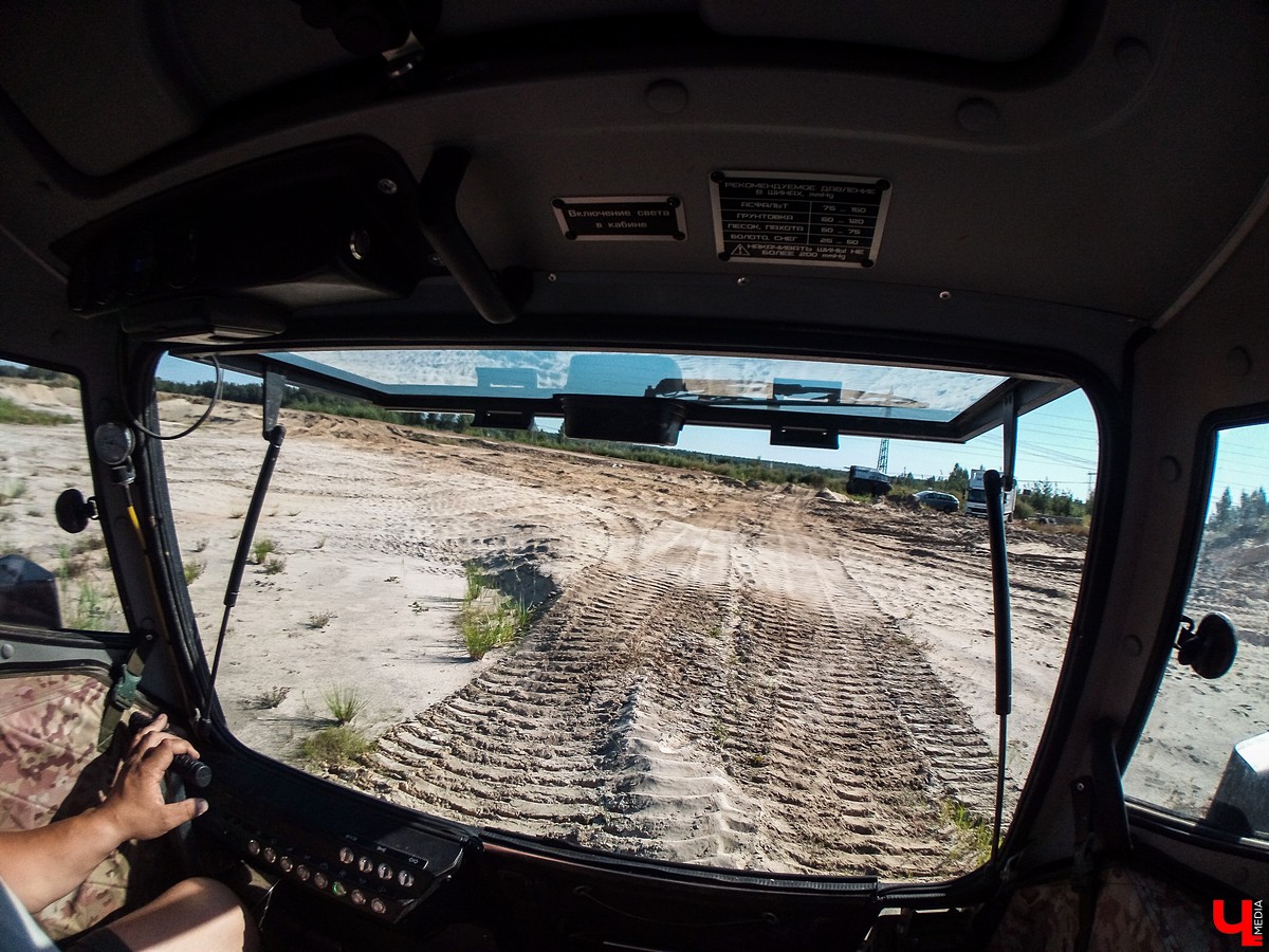 11 августа во Владимире прошел тест-драйв вездехода “Шерп”. Мы прокатились на борту и выяснили, на что способна отечественная техника