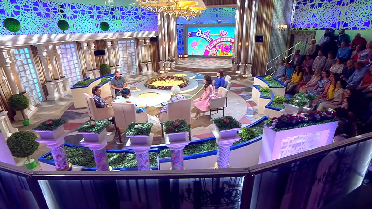 Ксения Юшина приняла участие в программе “Давай поженимся”. Продюсеры нашли девушку сами в соцсетях. Свою любовь Ксения не нашла и рассказала, как проходят съемки популярного ток-шоу