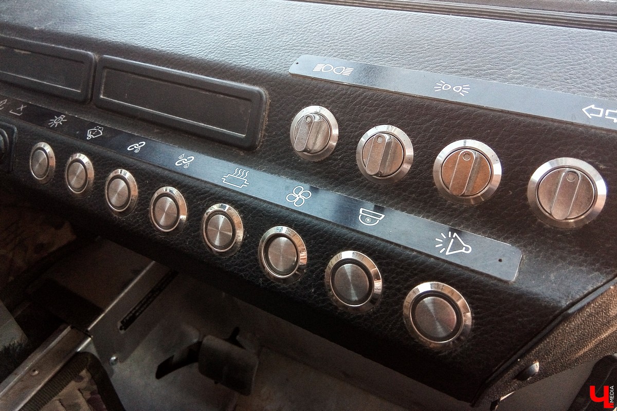 11 августа во Владимире прошел тест-драйв вездехода “Шерп”. Мы прокатились на борту и выяснили, на что способна отечественная техника