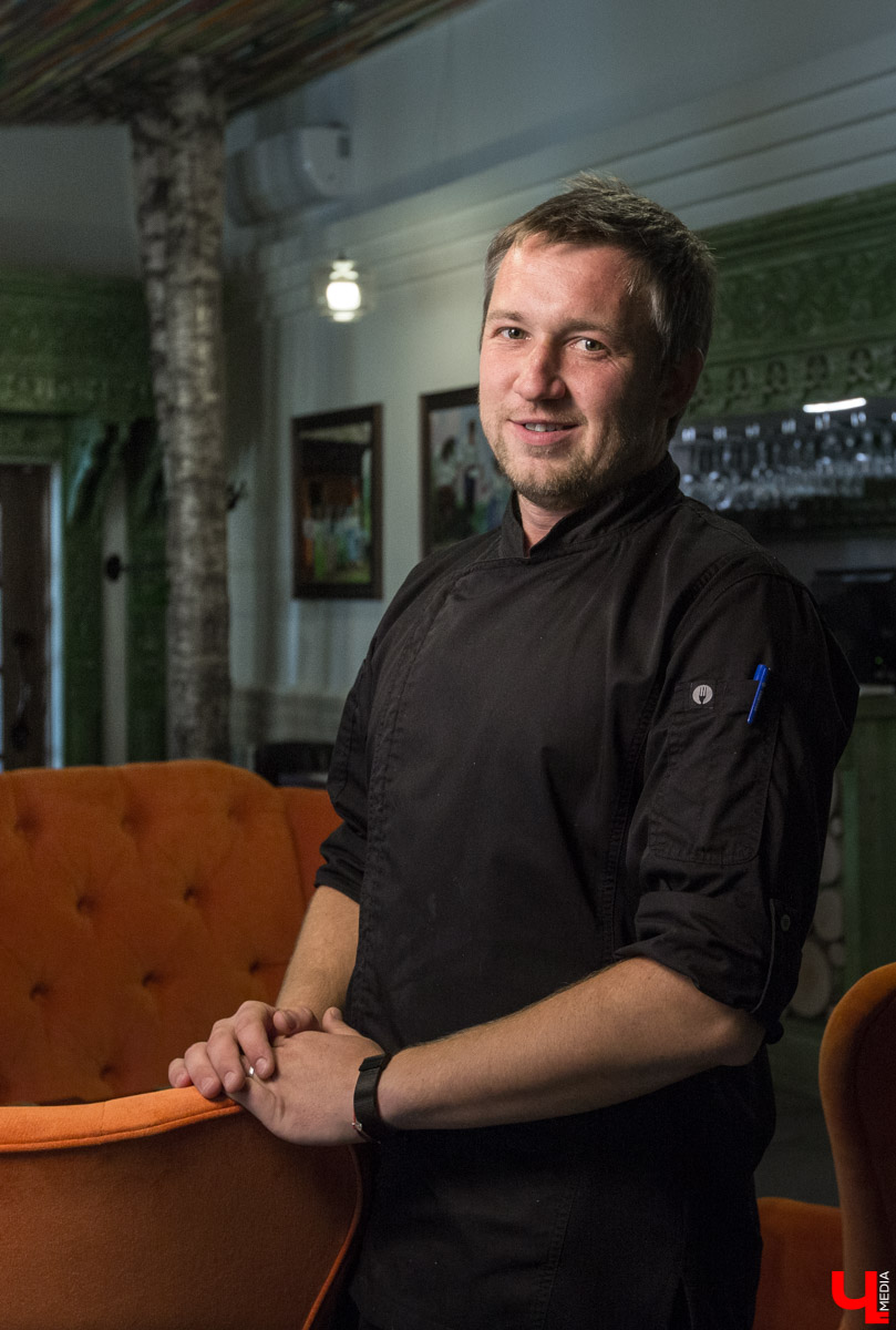 Журналист “Ключ-Медиа” отправилась на экскурсию в суздальский ресторан “Огурец” и узнала, как создавался дизайн интерьера этого заведения, какие самые необычные блюда входят в меню и где закупаются ингредиенты для них