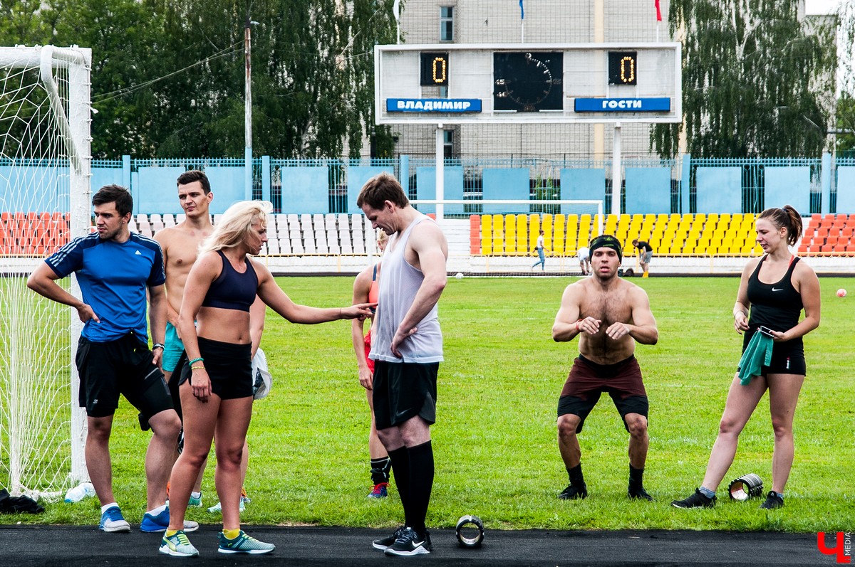 14 июля во Владимире на стадионе “Лыбедь” прошёл ежегодный чемпионат по кроссфиту “РОСИЧ 2018”. В этот раз организаторы выбрали несколько командных комплексов, с которыми может справиться спортсмен любой подготовки