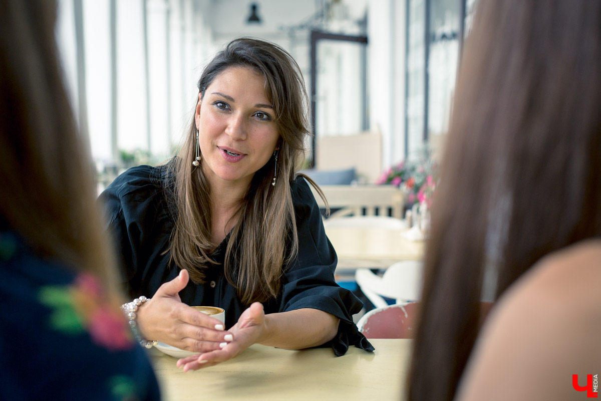 Жительницы Владимира Наталья Лапшина и Анна Шигаева создали группу “Современных мам”. Главная ее идея: помочь находиться в декрете, не теряя интереса к жизни