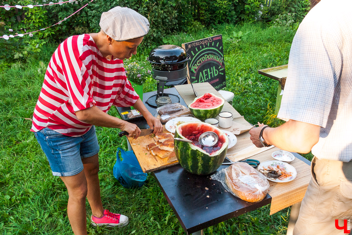 2 августа во дворе на улице Горького прошел добрососедский пикник. До самого начала оставалось загадкой, придут ли люди, захотят ли знакомиться с соседями