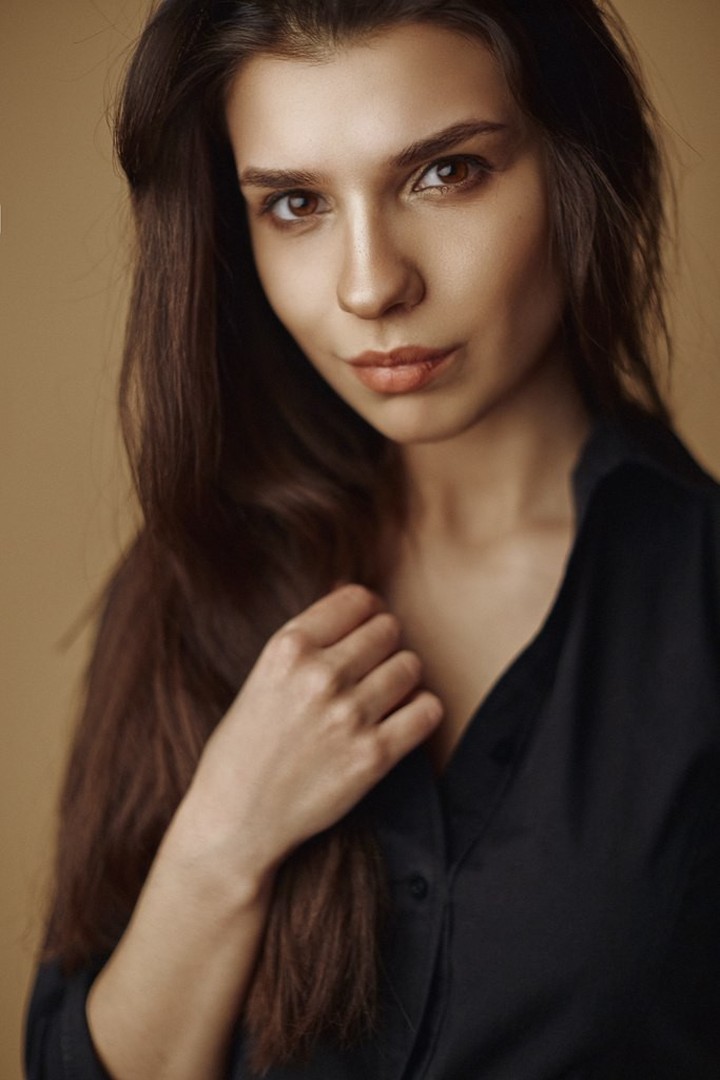 Четвёртая претендентка на звание “Девушка сентября” по версии портала “Ключ-Медиа”. Книжная героиня Мария Честнова