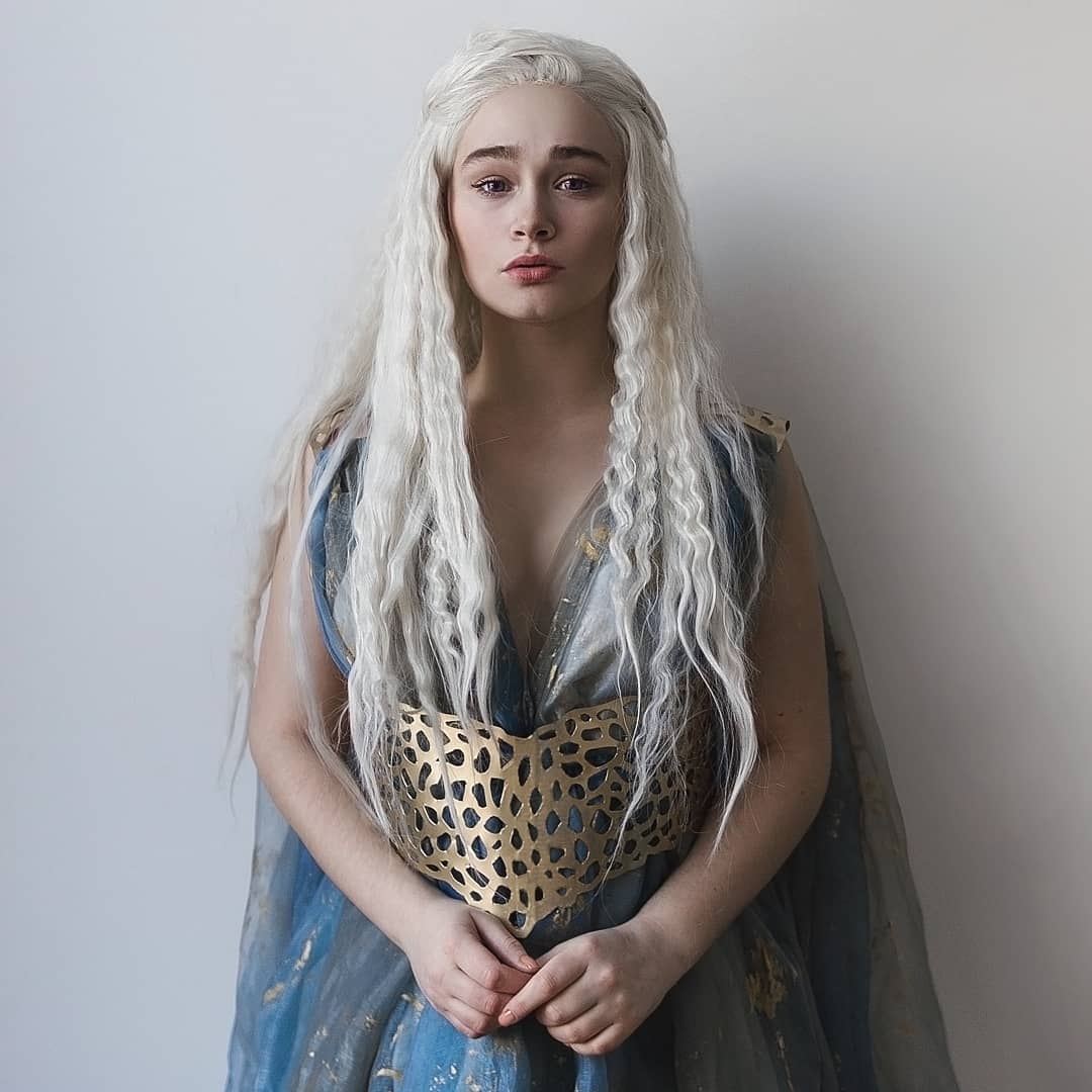 Популярная в «Инстаграм» косплеерша рассказала журналисту «Ключ-Медиа» о том, как создаются яркие фэнтезийные образы, сколько это отнимает времени и денег и приносит ли её аккаунт прибыль