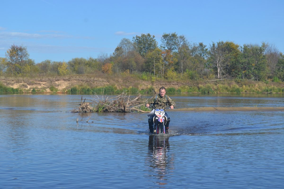 16 сентября состоялись “Мстёрские тропы 2018”. Мотоциклисты соревновались в ориентировании на бездорожье. Приехало 100 участников