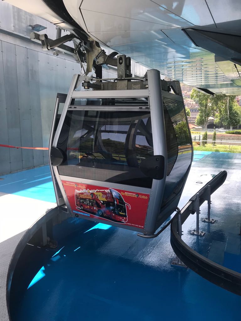 Влада Пайзулаева из Владимира оригинально отметила свой юбилей. Она с шестью подругами отправилась в Грузию, а оттуда в Турцию. Как отрывались девушки - именинница рассказала в интервью