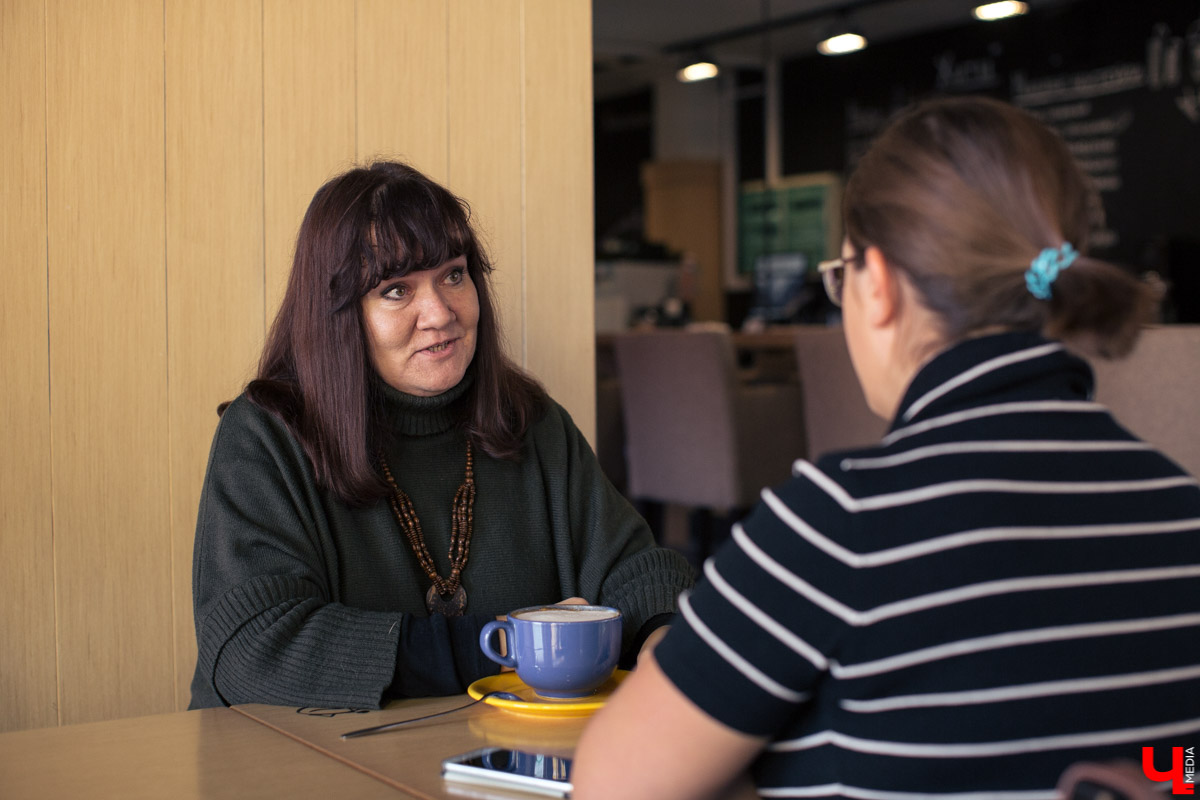 Сценарист Светлана Пугачева рассказала, как в России снимают кино, откуда в фильмах берутся киноляпы и боится ли она попасть в обзор к Badcomedian