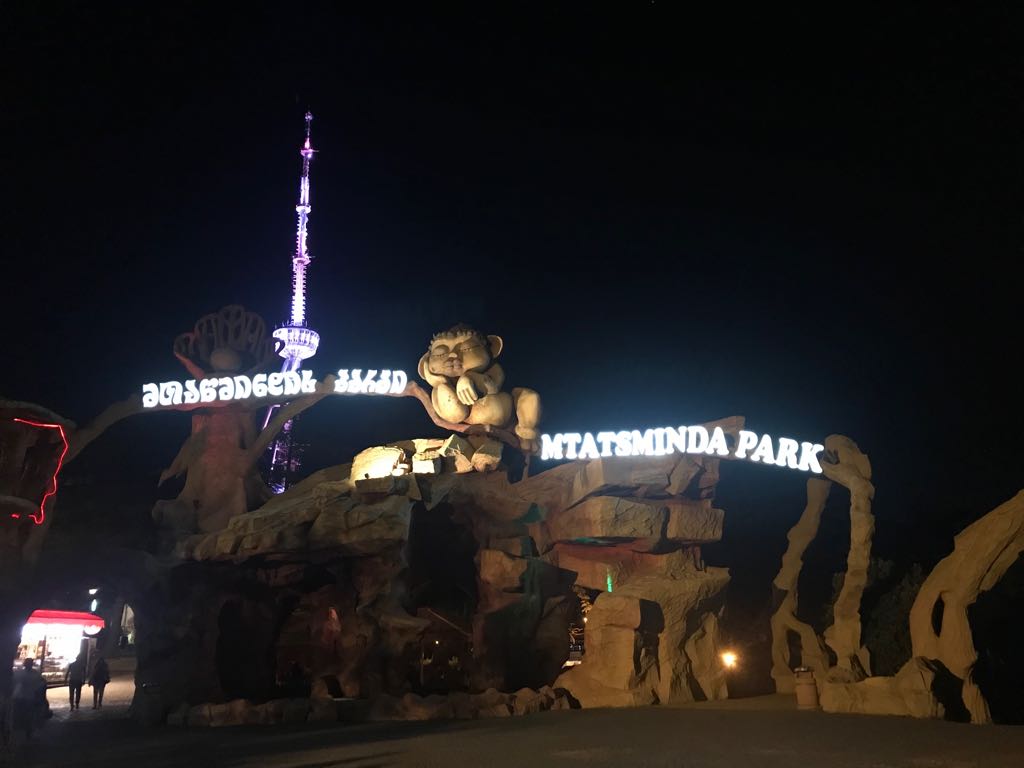 Влада Пайзулаева из Владимира оригинально отметила свой юбилей. Она с шестью подругами отправилась в Грузию, а оттуда в Турцию. Как отрывались девушки - именинница рассказала в интервью