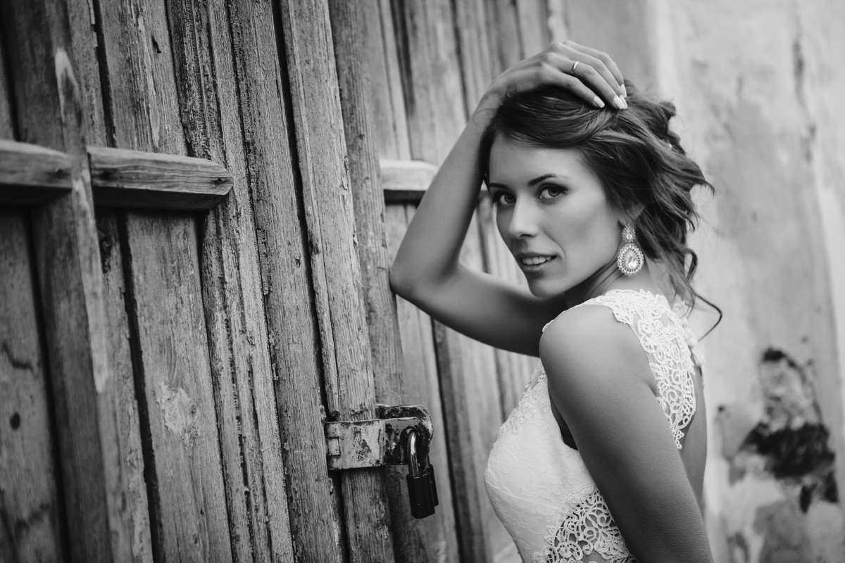 Владимирцы Наталья и Максим Рыжовы поделились с журналистом “Ключ-Медиа” своей историей любви. Максим сделал предложение любимой на 65-м этаже Москва-Сити, а со свадьбы молодожены сразу улетели на другой континент