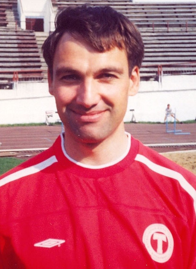 Владислав Хахалев