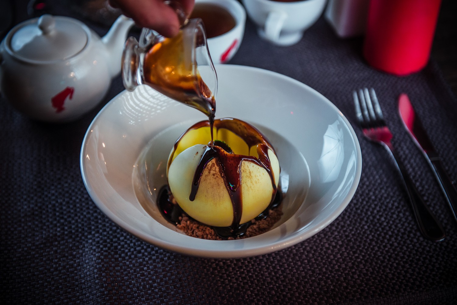 Шоколадная сфера с кофейным маскарпоне