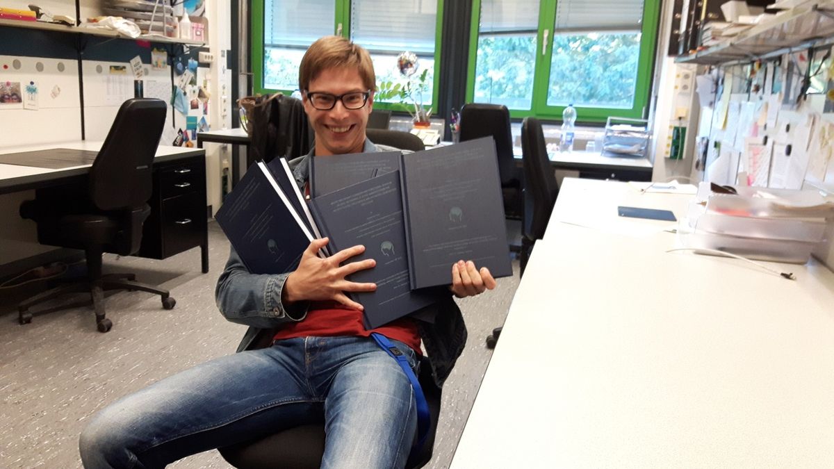 Владимирец Егор Дзюбенко живет в Германии и руководит научными исследованиями. В интервью биофизик рассказал о работе за границей и особенностях быта