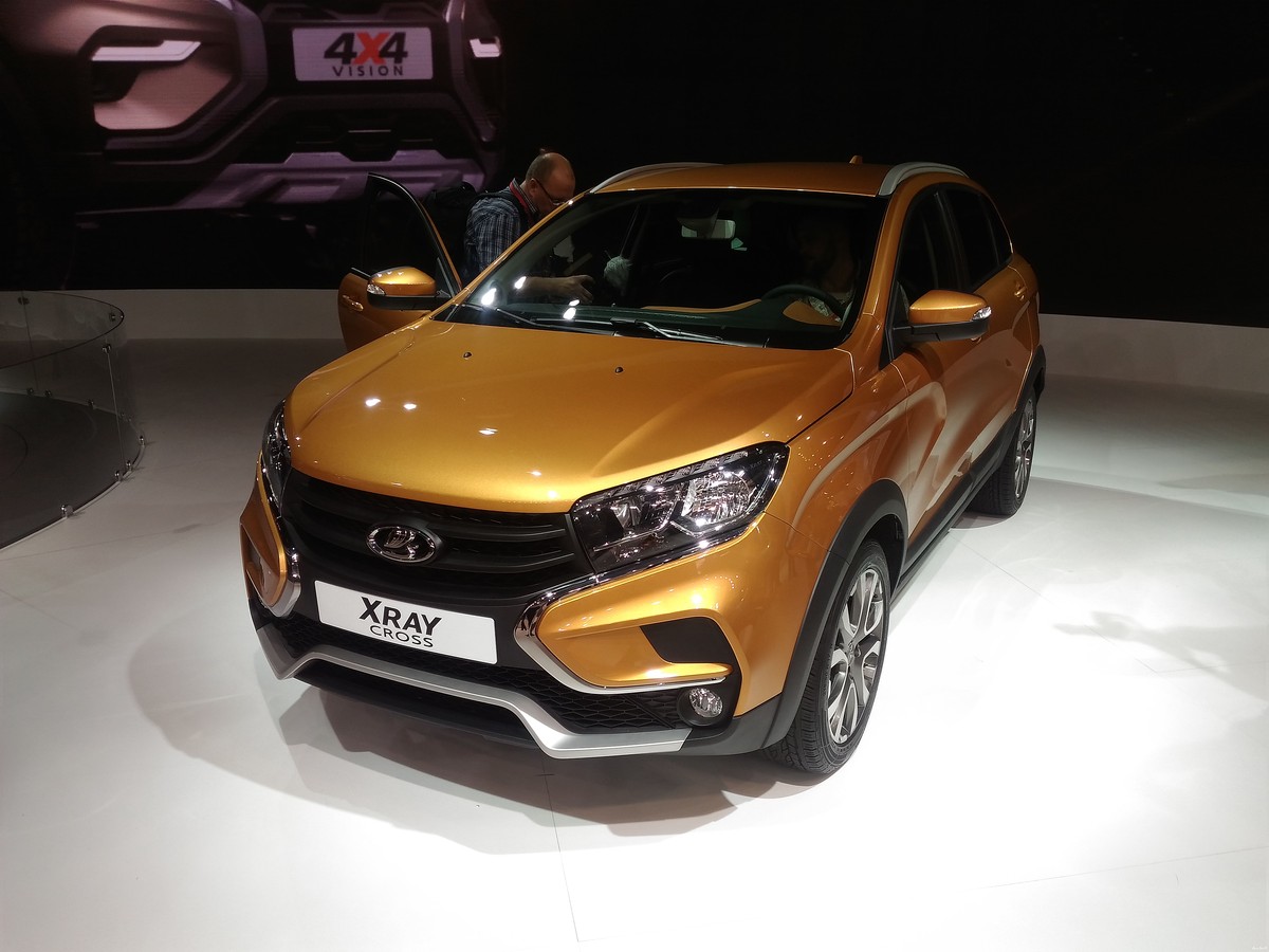 С 31 августа по 9 сентября в Крокус Экспо проходил Московский международный автомобильный салон 2018. Автоэксперт Андрей Даведьянов побывал на выставке и рассказал о том, что ждет автолюбителей в недалеком будущем