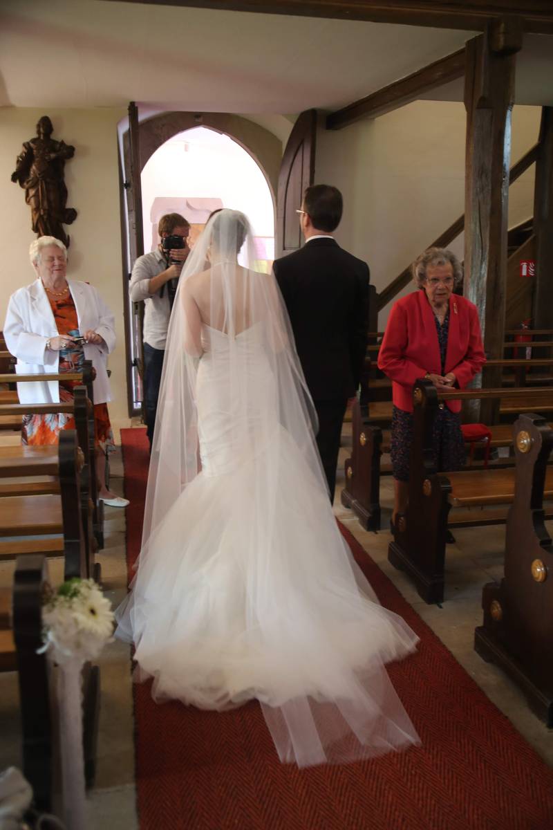 Жительница Владимира Елена Суркова вышла замуж за француского ресторатора Оливье. Свадьбу молодожены праздновали дважды