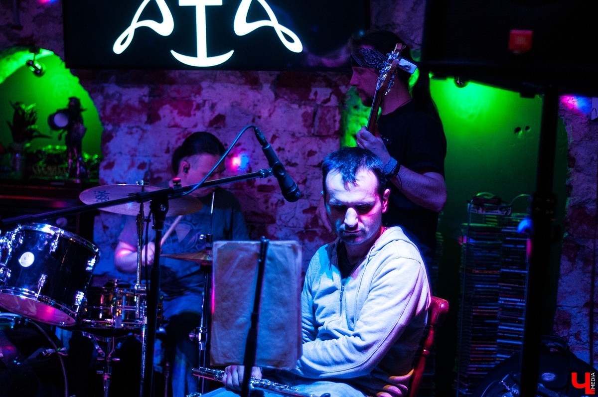 30 сентября во Владимире прошел фестиваль экспериментальной музыки Babooinumfest. В нем приняли участие команды из Владимира и Санкт-Петербурга