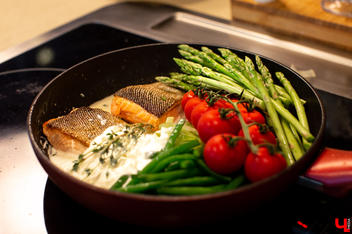 Шеф-повар Дмитрий Орловский открыл пловцу Сергею Сафонову вкус спаржи, рецепт быстрого приготовления лосося и секрет, как доставить удовольствие женщине