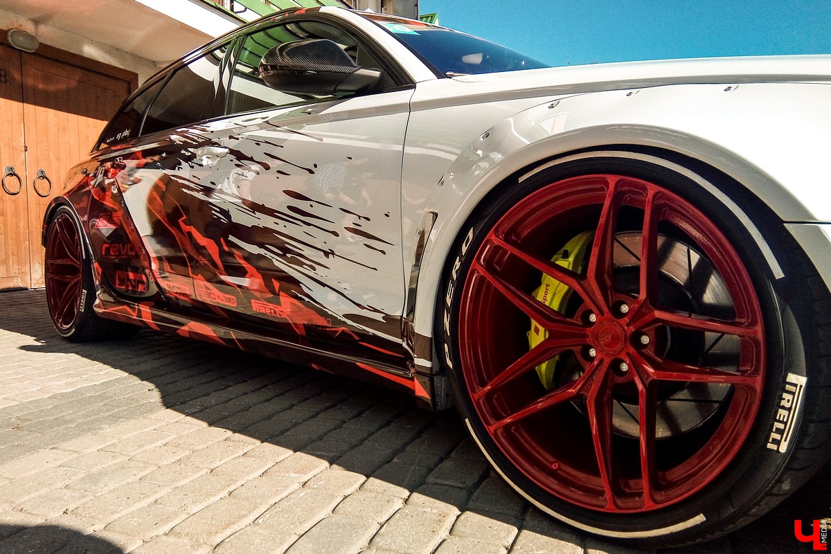 15 и 16 сентября в Суздале прошел фестиваль автомобильного тюнинга Tuning Car Awards. На него съехалось больше 100 машин со всей России