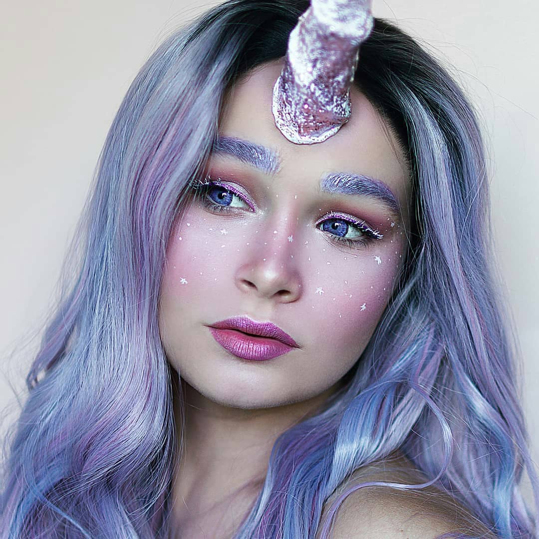 Популярная в «Инстаграм» косплеерша рассказала журналисту «Ключ-Медиа» о том, как создаются яркие фэнтезийные образы, сколько это отнимает времени и денег и приносит ли её аккаунт прибыль